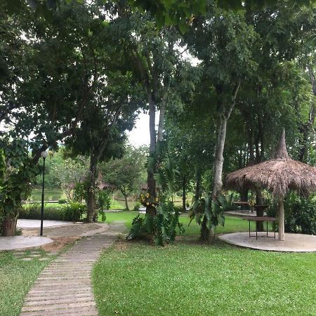 Lampang Resort Bagian luar foto